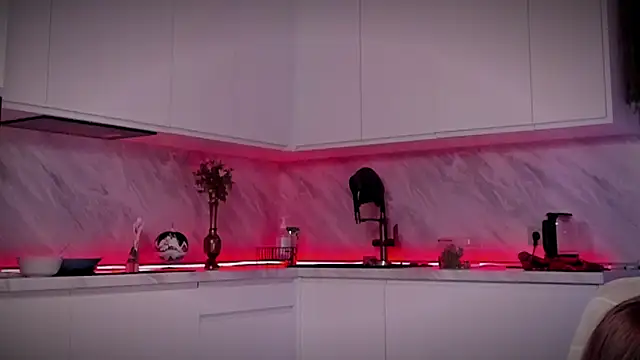 Snapshot of Devilina_V chatting on 12/14/24, 11:18 Devilina V online show from 12/14/24, 11:18