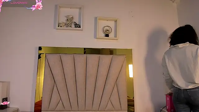 vahiolet fuentes online show from 03/07/26, 03:03