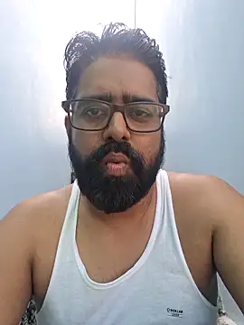 Snapshot of bewolf_17 chatting on 09/13/25, 05:29 bewolf 17 online show from 09/13/25, 05:29