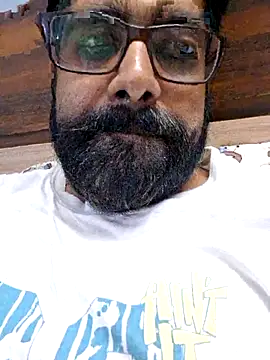 Snapshot of bewolf_17 chatting on 09/20/25, 03:46 bewolf 17 online show from 09/20/25, 03:46