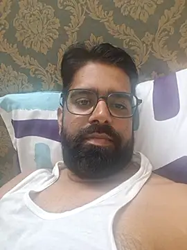 Snapshot of bewolf_17 chatting on 09/28/25, 03:17 bewolf 17 online show from 09/28/25, 03:17