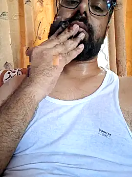 Snapshot of bewolf_17 chatting on 10/03/25, 06:54 bewolf 17 online show from 10/03/25, 06:54