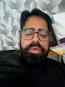 Snapshot of bewolf_17 chatting on 10/29/25, 05:53 bewolf 17 online show from 10/29/25, 05:53