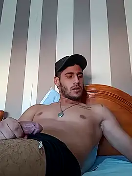 Snapshot of Cum_076 chatting on 12/10/24, 03:33 Cum 076 online show from 12/10/24, 03:33