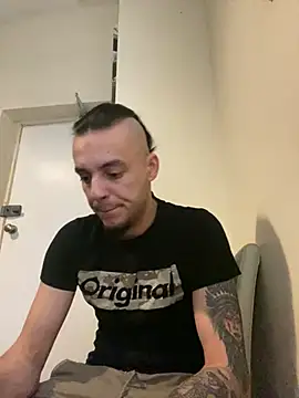 Snapshot of Alexandrupgixx chatting on 03/03/25, 02:58 Alexandrupgixx online show from 03/03/25, 02:58
