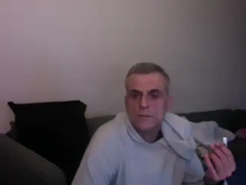 Snapshot of skossa777 chatting on 02/08/25, 01:44 skossa777 online show from 02/08/25, 01:44
