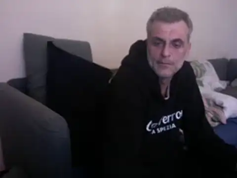 Snapshot of skossa777 chatting on 02/15/25, 01:49 skossa777 online show from 02/15/25, 01:49