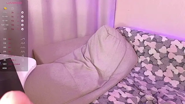 Snapshot of EkaterinaUpple chatting on 12/13/24, 05:21 EkaterinaUpple online show from 12/13/24, 05:21