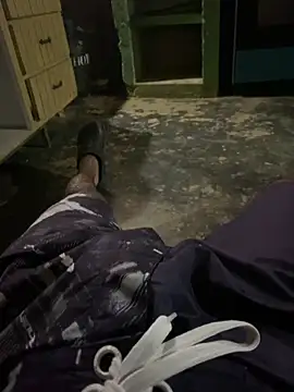 Snapshot of Sur1711 chatting on 11/21/25, 02:43 Sur1711 online show from 11/21/25, 02:43