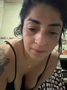 karenlennox1 online show from 01/18/26, 07:50