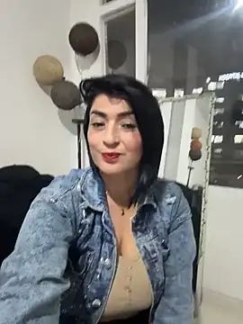 karenlennox1 online show from 02/25/26, 11:58