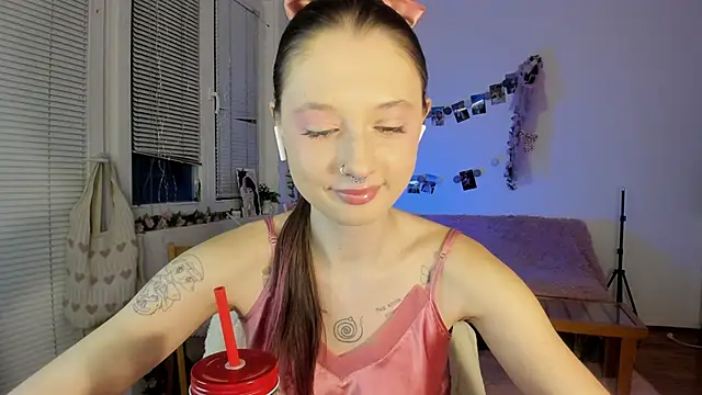 Snapshot of Jenny_darling_love chatting on 01/09/25, 07:08 Jenny darling love online show from 01/09/25, 07:08