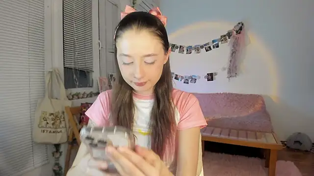 Snapshot of Jenny_darling_love chatting on 01/17/25, 07:16 Jenny darling love online show from 01/17/25, 07:16