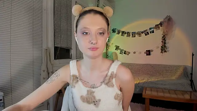 Snapshot of Jenny_darling_love chatting on 01/29/25, 10:01 Jenny darling love online show from 01/29/25, 10:01