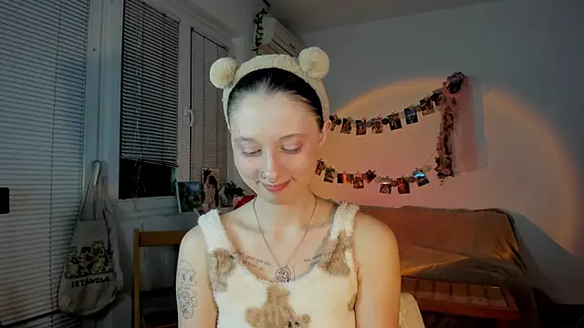 Snapshot of Jenny_darling_love chatting on 03/11/25, 07:36 Jenny darling love online show from 03/11/25, 07:36