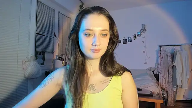 Snapshot of Jenny_darling_love chatting on 09/27/25, 06:13 Jenny darling love online show from 09/27/25, 06:13