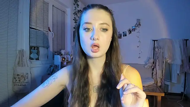 Snapshot of Jenny_darling_love chatting on 10/04/25, 06:28 Jenny darling love online show from 10/04/25, 06:28