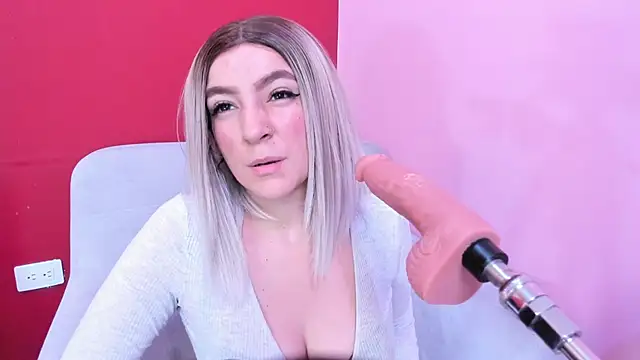 Snapshot of Kate_bunny_ chatting on 10/08/25, 12:47 Kate bunny online show from 10/08/25, 12:47