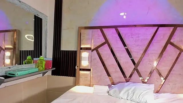 molly sweetee online show from 12/16/25, 01:43