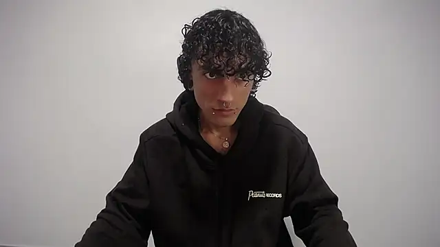 present the magic online show from 02/08/25, 09:25