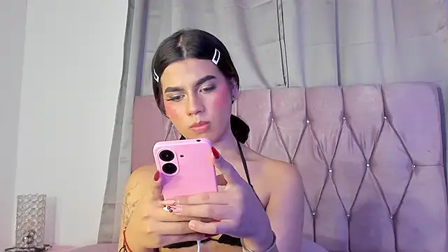 Snapshot of Ashley_piinkk_ chatting on 01/26/25, 11:39 Ashley piinkk  online show from 01/26/25, 11:39