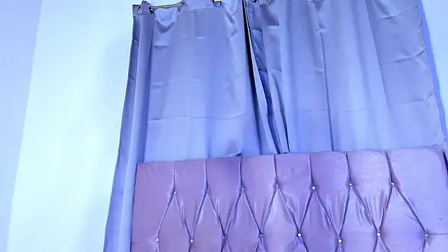 Snapshot of Ashley_piinkk_ chatting on 02/02/25, 04:59 Ashley piinkk  online show from 02/02/25, 04:59