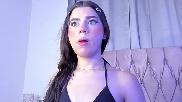 Snapshot of Ashley_piinkk_ chatting on 03/14/25, 05:27 Ashley piinkk  online show from 03/14/25, 05:27