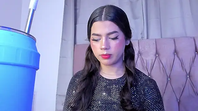 Snapshot of Ashley_piinkk_ chatting on 03/20/25, 12:00 Ashley piinkk  online show from 03/20/25, 12:00