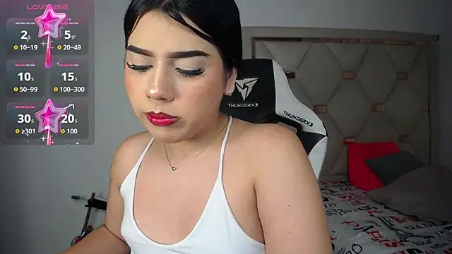 Snapshot of Ashley_piinkk_ chatting on 05/28/26, 04:43 Ashley piinkk online show from 05/28/26, 04:43
