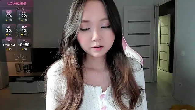 Fluffy Rose online show from 02/04/26, 12:00