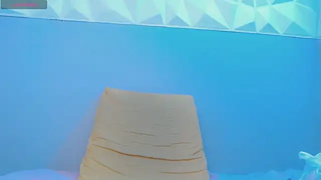 Snapshot of Jake_tripp chatting on 10/28/25, 04:05 Jake tripp online show from 10/28/25, 04:05