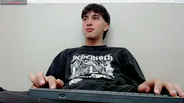 Snapshot of Jake_tripp chatting on 11/12/25, 04:02 Jake tripp online show from 11/12/25, 04:02