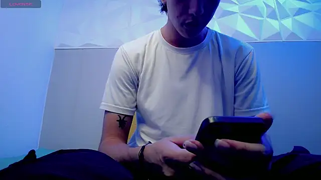 Snapshot of Jake_tripp chatting on 12/14/25, 04:07 Jake tripp online show from 12/14/25, 04:07