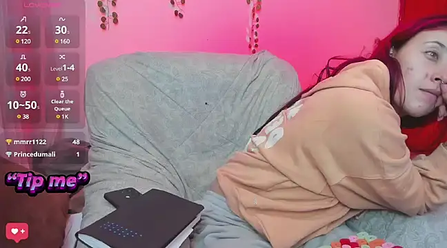 Snapshot of bonnie_moon_ chatting on 12/04/24, 12:08 bonnie moon online show from 12/04/24, 12:08