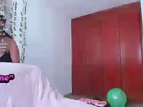 Snapshot of bonnie_moon_ chatting on 01/13/25, 05:44 bonnie moon online show from 01/13/25, 05:44