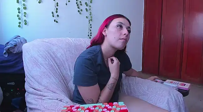 Snapshot of bonnie_moon_ chatting on 01/18/25, 09:55 bonnie moon online show from 01/18/25, 09:55