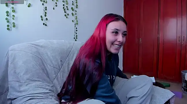 Snapshot of bonnie_moon_ chatting on 01/31/25, 08:12 bonnie moon online show from 01/31/25, 08:12