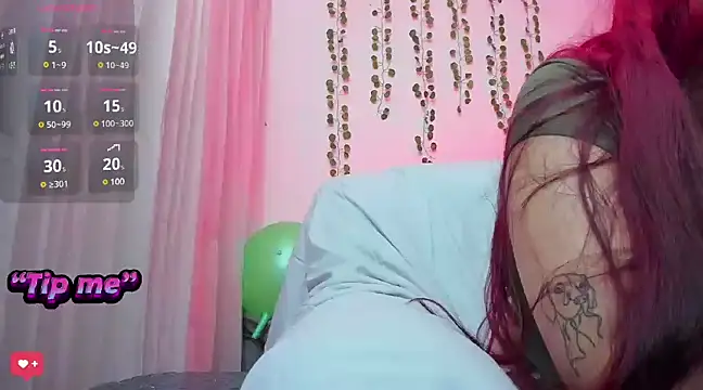 Snapshot of bonnie_moon_ chatting on 02/12/25, 11:20 bonnie moon online show from 02/12/25, 11:20