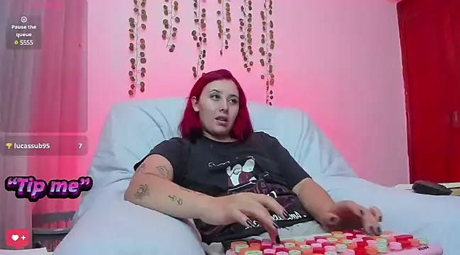 Snapshot of bonnie_moon_ chatting on 02/18/25, 10:58 bonnie moon online show from 02/18/25, 10:58