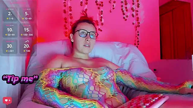 Snapshot of bonnie_moon_ chatting on 09/15/25, 12:10 bonnie moon online show from 09/15/25, 12:10