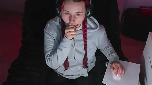 Snapshot of bonnie_moon_ chatting on 10/22/25, 10:31 bonnie moon online show from 10/22/25, 10:31