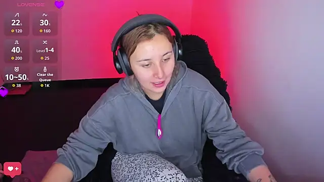 bonnie moon  online show from 03/28/26, 08:25