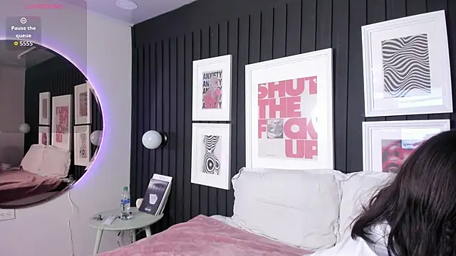 Snapshot of Kayla_stern_ chatting on 11/12/25, 07:35 Kayla stern online show from 11/12/25, 07:35