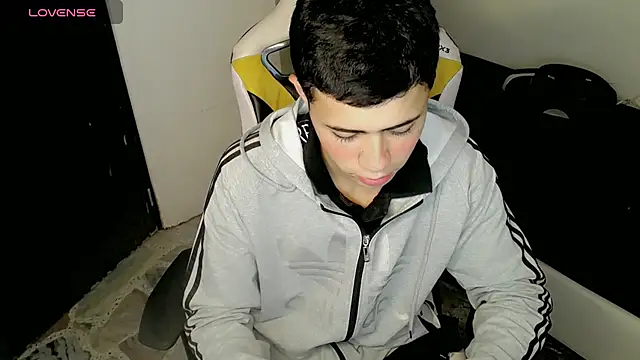 Snapshot of bby_santi chatting on 10/07/25, 12:02 bby santi online show from 10/07/25, 12:02