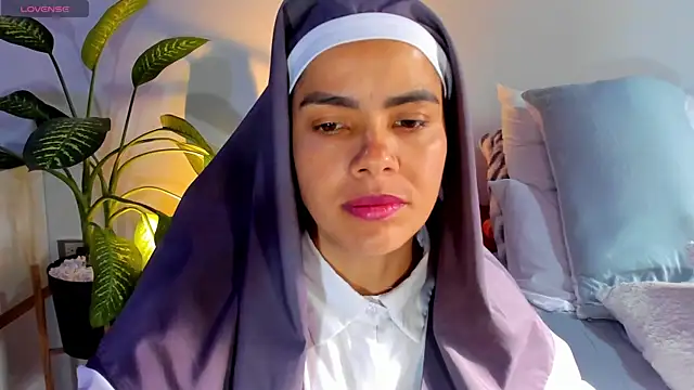 ClaraMariaMon online show from 03/01/25, 12:56