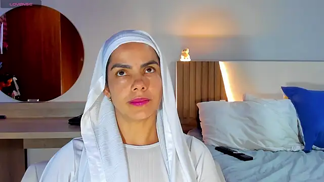 ClaraMariaMon online show from 03/06/25, 09:42