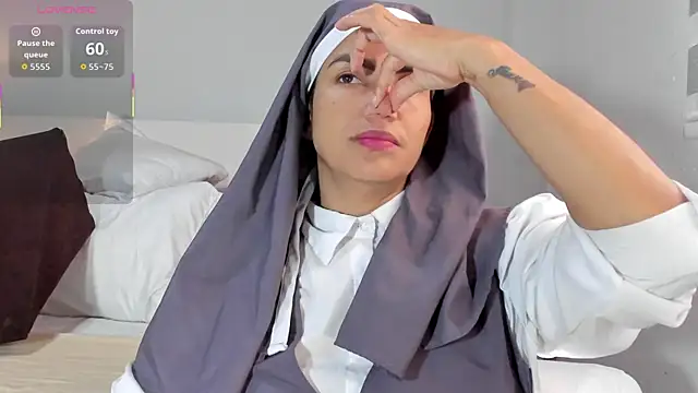 ClaraMariaMon online show from 02/05/26, 02:22