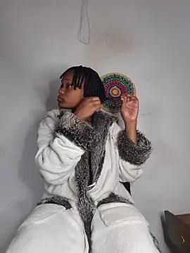 hot-tandy online show from 12/13/25, 10:04