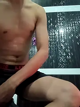 xyrus  online show from 02/02/25, 06:42