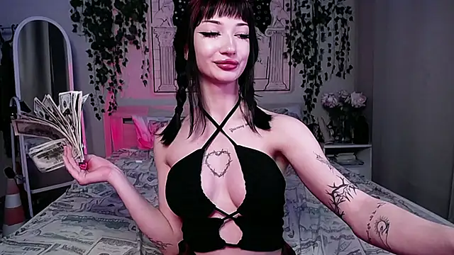 Snapshot of Marcellean chatting on 12/23/24, 03:07 Marcellean online show from 12/23/24, 03:07